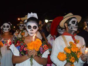 ¿Dónde se venera aún a los muertos? dia-de-los-muertos_0