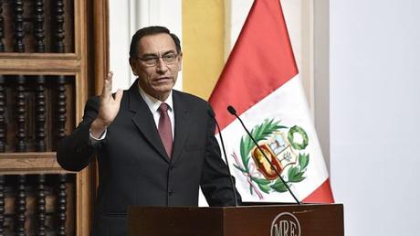 Toma posesión nuevo presidente de Perú, Martín Vizcarra.