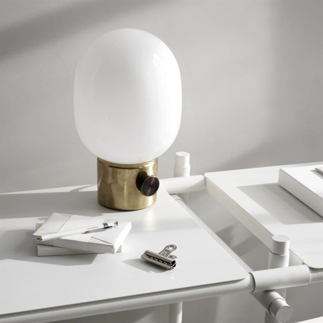 marcas danesas diseño lamparas de mesa lámparas de diseño Lámpara de mesa JWDA de Menu diseño escandinavo diseño danés menu 