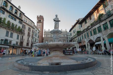 Piazza delle Erbe Verona plazas con encanto Italia viaje ciudades visitar