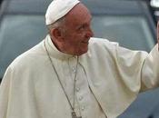 Jóvenes católicos dicen Papa Francisco iglesia indiferente crítica