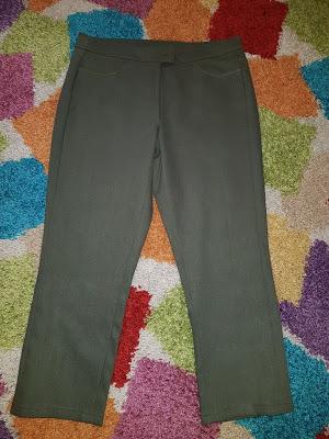 PANTALONES VERDES