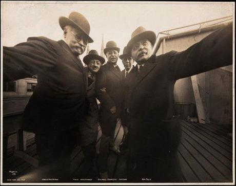 ¿El primer selfie de la historia? Esta foto es de 1920 ¿El primer selfie de la historia? Esta foto es de 1920