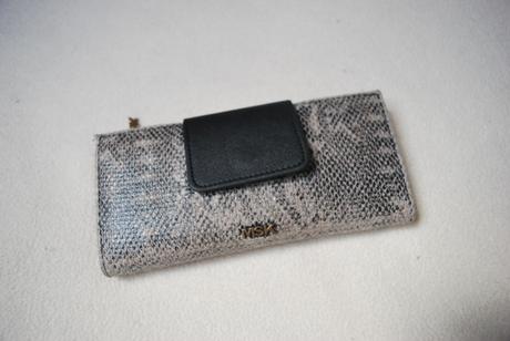 Qué llevo en mi bolso para clase Qué llevo en mi bolso para clase