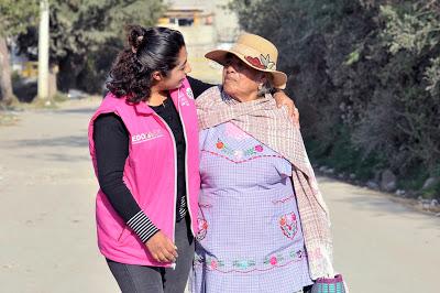VA BRIGADA ROSA A HOGARES DE PERSONAS DE LA TERCERA EDAD A CUIDAR SU SALUD Y BRINDAR ATENCIÓN PSICOLÓGICA