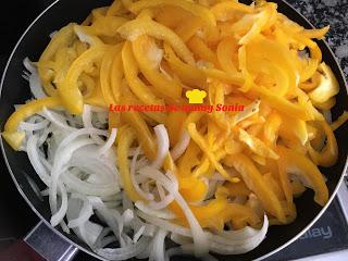 SARTÉN DE PIMIENTOS AMARILLOS CON PAVO ASADO