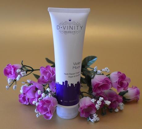 “D•Vinity Violet Moon” – la crema capilar nutri-reparadora de CAROBELS “D•Vinity Violet Moon” – la crema capilar nutri-reparadora de CAROBELS