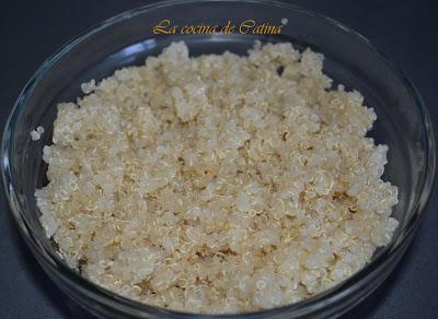 Brochetas de pollo al curry verde con quinoa al jengibre Brochetas de pollo al curry verde con quinoa al jengibre