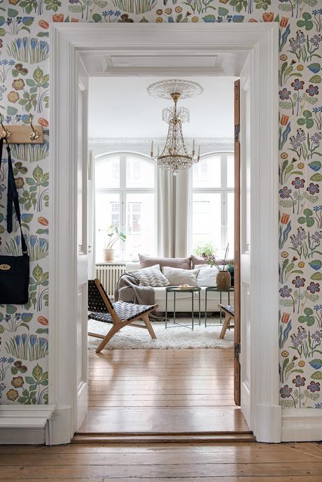 Colores suaves para un salón lleno de vida.