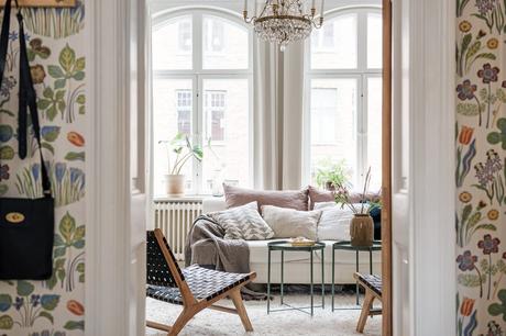 Colores suaves para un salón lleno de vida.