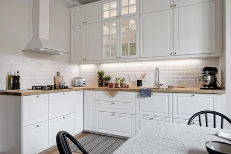 Colores suaves para un salón lleno de vida.