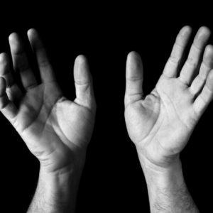 ¿Sabes cómo funciona tu mente? Esta prueba te lo dirá Hands-BW-Photo-5252