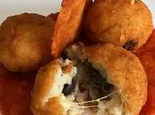 Arancini berenjena salsa napolitana teja parmesano