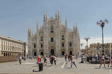 PLaza Piazza Duomo Milan viaje Italia