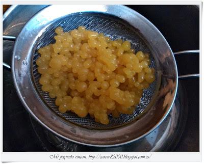 Yogurt griego con Caviar de melocotón