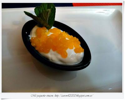 Yogurt griego con Caviar de melocotón