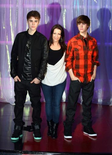 Curiosidades: Justin Bieber ya tiene su figura de cera.Justin Bieber unveils his wax work at Madame Tussauds