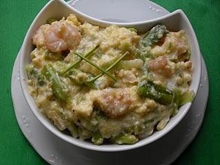 REVUELTO DE AJETES Y GAMBAS