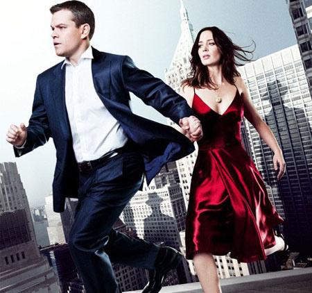 ¿Cartel de cine o de trajes?