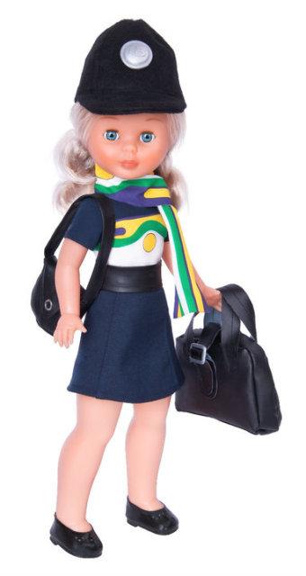 THE EMME DOLL IS THE ONLY SIZE 16/ LA MUÑECA EMME ES LA UNICA CON LA TALLA 44/46