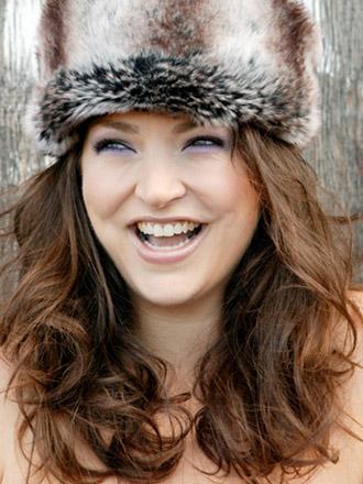 THE EMME DOLL IS THE ONLY SIZE 16/ LA MUÑECA EMME ES LA UNICA CON LA TALLA 44/46