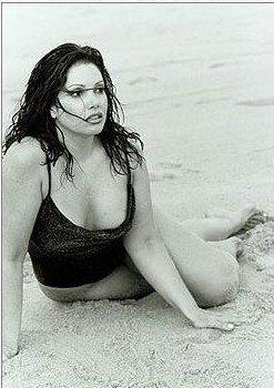 THE EMME DOLL IS THE ONLY SIZE 16/ LA MUÑECA EMME ES LA UNICA CON LA TALLA 44/46