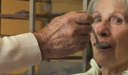 Amor+Vida+Desesperación+Paciencia+ Soledad+Culpabilidad+Renuncia= “Cuidadores” Amor+Vida+Desesperación+Paciencia+ Soledad+Culpabilidad+Renuncia= “Cuidadores”