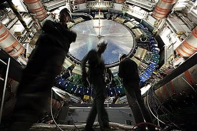 LHC será primera máquina del tiempo en enviar mensajes al futuro