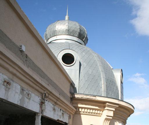 Reforma de A-cero de un edificio para diseñar dos lujosos apartamentos en una exclusiva zona de Madrid