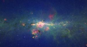Acumulación de estrellas en el centro de la Vía Láctea