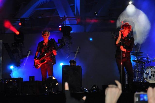 ¿ES UNA PIRULETA? ¿ES UNA CERILLA? ¡ES GERARD WAY!