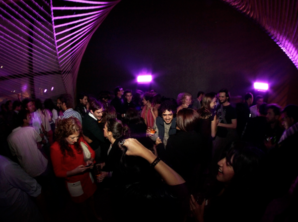 CELEBRANDO CON DOS EQUIS EL PRIMER ANIVERSARIO DE MODO