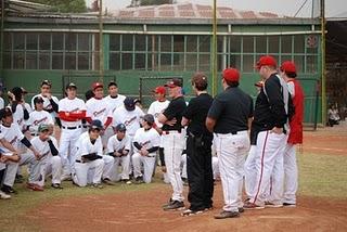 Novedosas y oportunas las clínicas de capacitación de beisbol juvenil