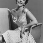 elizabeth_taylor_en_20_looks_3921_north_318x478