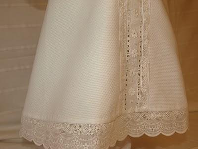 Batón blanco con jersey blanco y rosa