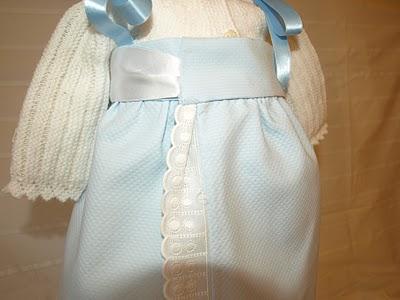 Faldón de cintura con jersey... en azul y blanco