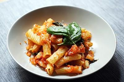 Tortiglioni con tomate