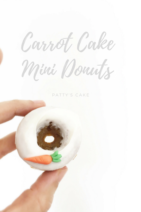 Mini donuts al horno de tarta de zanahoria, ideales para Pascua