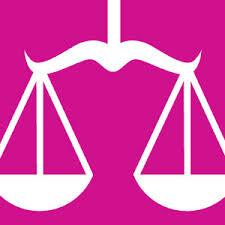 Una luna paseandera Una luna paseandera