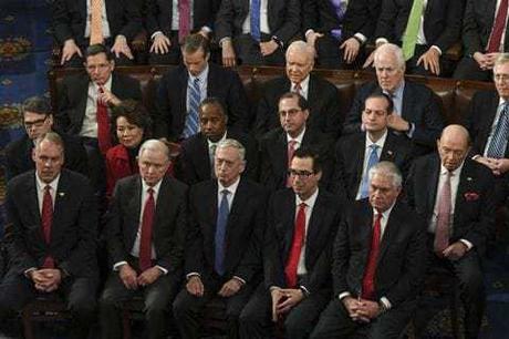 Análisis | La Casa Blanca publica una foto de sus pasantes, y el Internet pregunta: ¿Por qué tan poca gente de color?