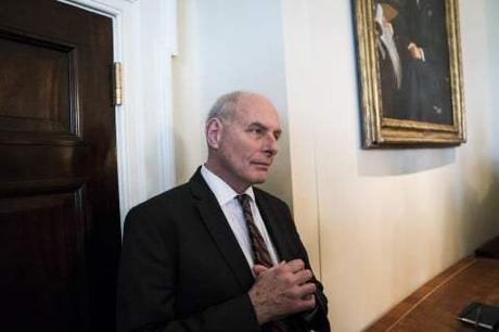 'Cansado del juego de la espera': los estabilizadores de la Casa Blanca se fueron, Trump pidió sus propios tiros