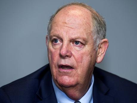 Por qué estos demócratas se ponen de lado de Trump más que su propio partido Representante de EE. UU. Tom O'Halleran