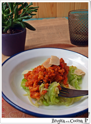 Espaguetis de calabacin con boloñesa de soja