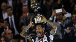 Dani Alves: El jugador mas laureado de la historia