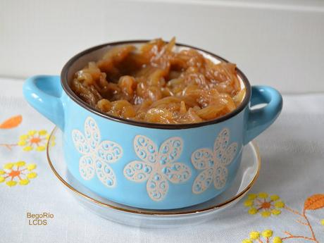 Tarta de coliflor, cebolla caramelizada y chorizo