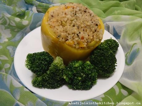 POIVRON FARCI AU QUINOA / QUINOA STUFFED PEPPER / PIMIENTO RELLENO CON QUINOA / فلفل محشو بالكينوا