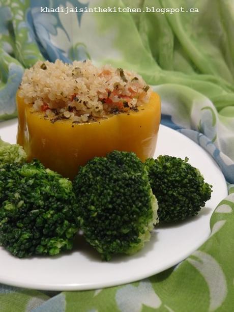 POIVRON FARCI AU QUINOA / QUINOA STUFFED PEPPER / PIMIENTO RELLENO CON QUINOA / فلفل محشو بالكينوا