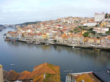 Essencia y Simplemente, a puro Vinho, en Porto