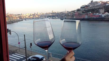 Essencia y Simplemente, a puro Vinho, en Porto