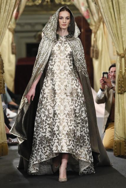 El glamour del Orient Express se pasea por Atelier Couture de la mano del diseñador Emilio Salinas